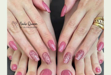 Pink Glitter Hand and Toe Set by Glowqueen.pk