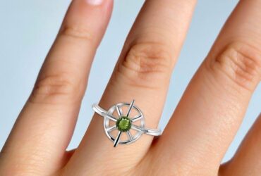 Beautiful Moldavite Rings: A Guide to Finding the Perfect Fit