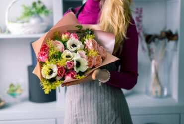 Buy Best Artificial Flowers For Valentine's Day